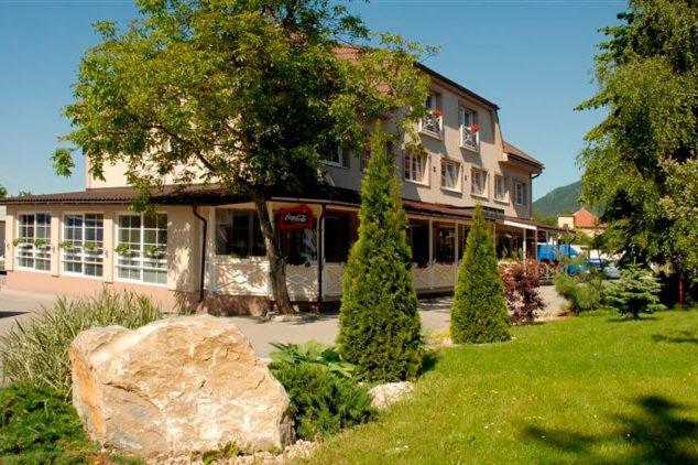Penzion Bystrica Považská Bystrica Eksteriør bilde